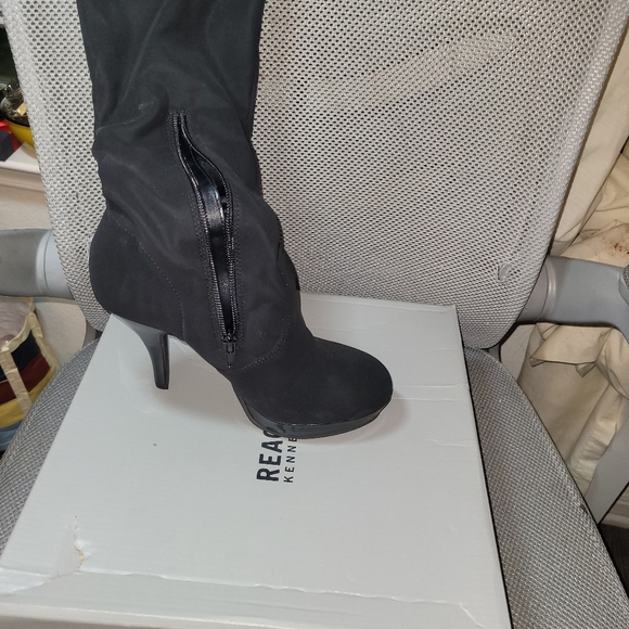 Kenneth Cole suede boots - Picture 2 of 6